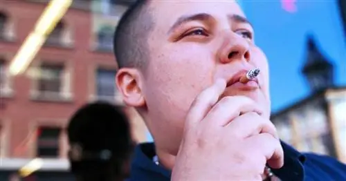 Эта реклама против курения буквально вызывает у детей желание затянуться