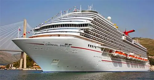 Carnival Cruises вновь открыли бронирование на август. Люди покупают билеты как сумасшедшие