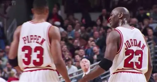 Леброн и NBA Twitter объединяются и убеждают ESPN выпустить в эфир документ Bulls 90-х раньше