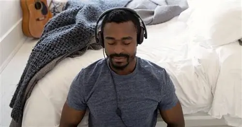 А что, если бы я пряталась в ванной от своего ребенка?