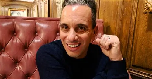 Комик Себастьян Манискалко - комик старой школы и семьянин (в хорошем смысле)