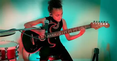 Watch Child Prodigy Нанди Бушелл Crush a Pixies Обложка