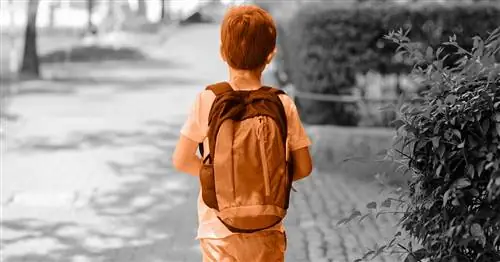 Когда ребенок готов играть на улице один и без присмотра?