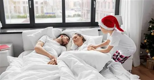 Стресс родителей во время праздников? Вы не одиноки, опрос показывает