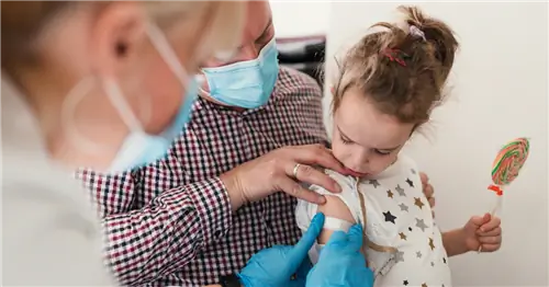 Февраля Вакцины? Файлы Pfizer для вакцины от COVID в возрасте 5 лет и младше