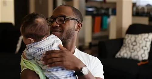 В каком возрасте вы перестанете срыгивать ребенка? Медсестра объясняет