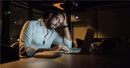 Тревога и стресс стремительно растут, когда сотрудники возвращаются в офис