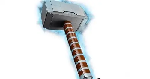 Этот удивительный молот Лего Тора из 979 деталей действительно может разбить вещи