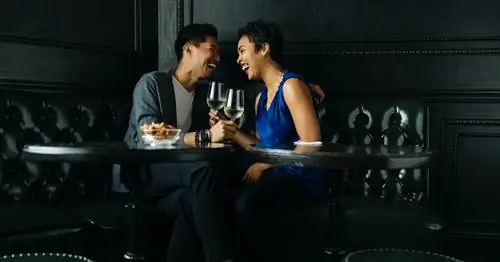 78 забавных вопросов, которые помогут вам узнать больше о своем партнере