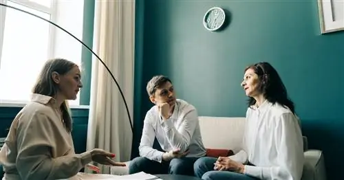 Как убедить вашего (неохотного) партнера пойти на терапию для пар