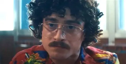 Дэниел Рэдклифф в роли Странного Эла.