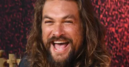 Ключом к рутине Джейсона Момоа перед сном являются два культовых ситкома 90-х