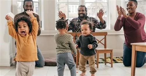 Родители общительных детей делают эти 3 вещи