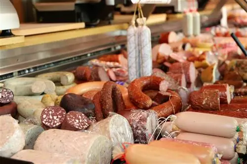 Ассортимент колбасных изделий