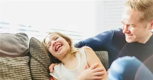 4 способа, которыми родители могут воспитать забавных детей с чувством юмора