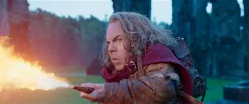 Уорвик Дэвис в фильме «Уиллоу» (2022).