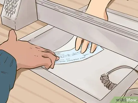 Обналичьте чек, выписанный двум людям Шаг 9