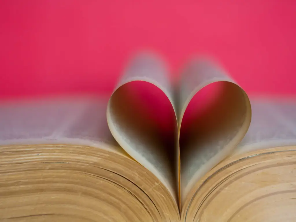 Как получать удовольствие от чтения книг: 10 шагов (с картинками)