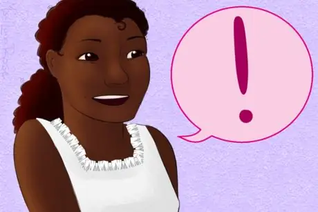 Возбужденная девушка в рубашке с оборками