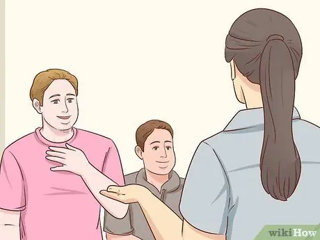 Представьтесь на презентации Шаг 11