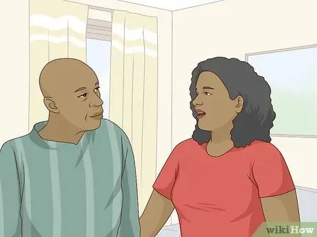 Общайтесь с пожилым родителем Шаг 10