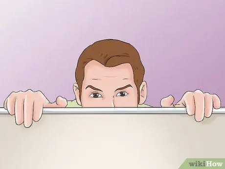 Спрятаться в офисном здании Шаг 2