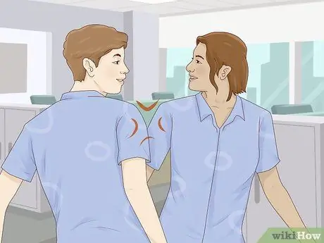 Флирт с парнем на работе, шаг 4