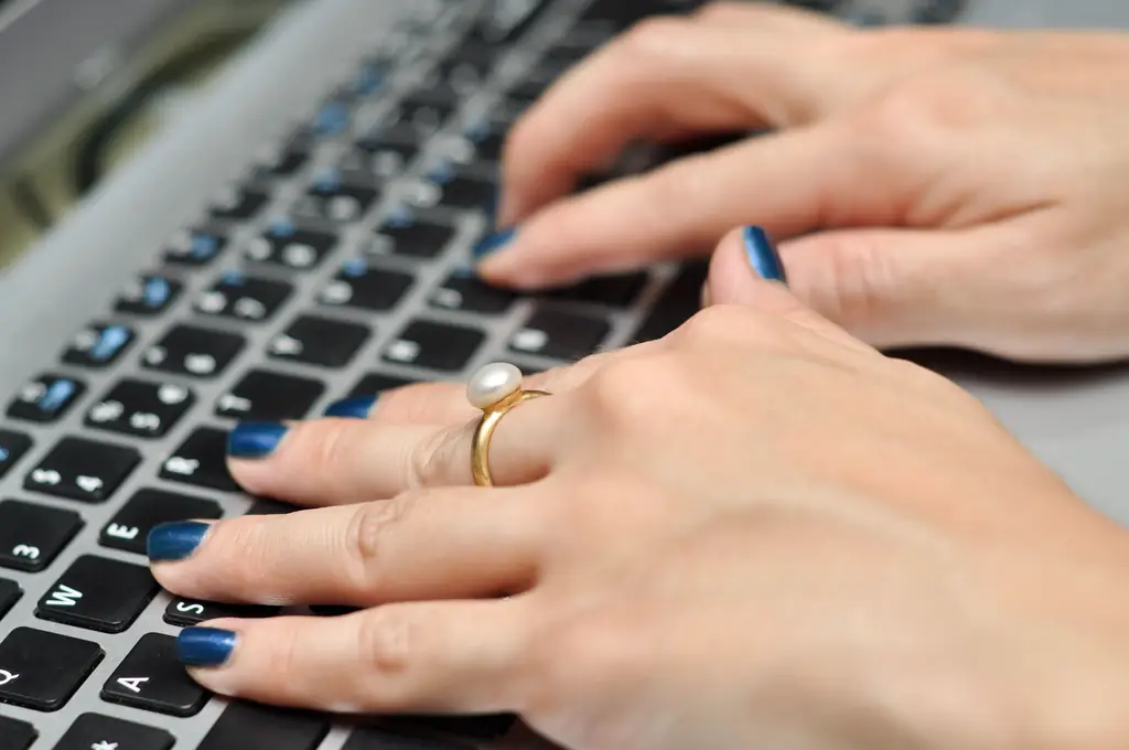 Как открыть благотворительный магазин: 7 шагов (с изображениями)