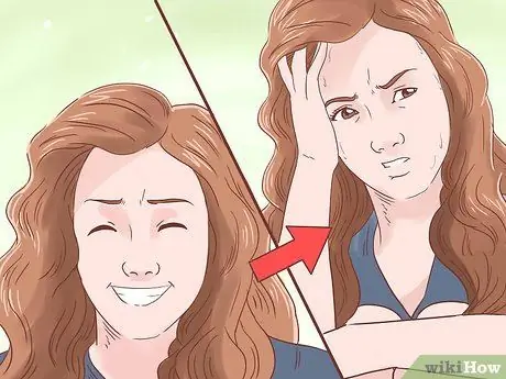 Узнай, когда девушка что-то скрывает, шаг 2