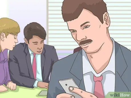 Решите, писать ли кому-нибудь или звонить Шаг 10