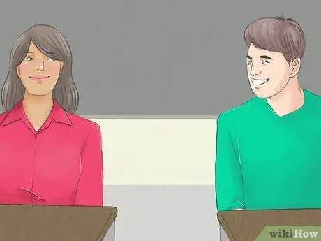 Приветствовать девушку шаг 1