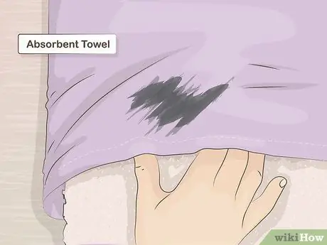 Удалите маркер для сухого стирания с одежды Шаг 1