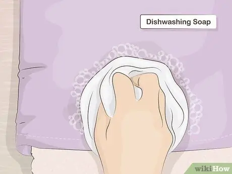 Удалите маркер для сухого стирания с одежды Шаг 4