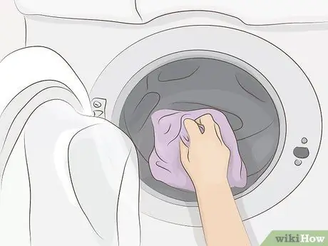 Удалите маркер сухого стирания с одежды Шаг 6