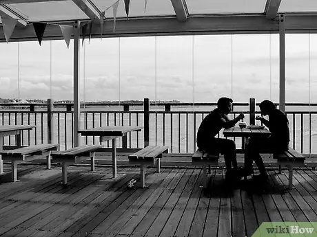 Будьте христианином, если ваш супруг - атеист Шаг 6