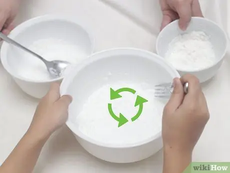 Сделайте снег из пищевой соды Шаг 6