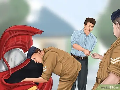 Реагируйте, когда вас останавливает полиция Шаг 11