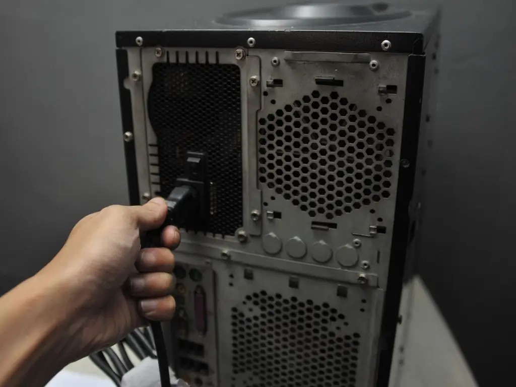 Как разобрать, транспортировать и собрать ПК: 8 шагов