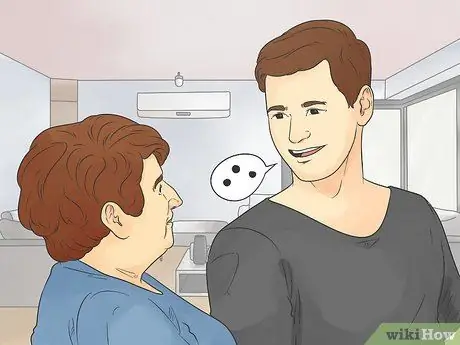 Поговорите с членами семьи с деменцией Шаг 7