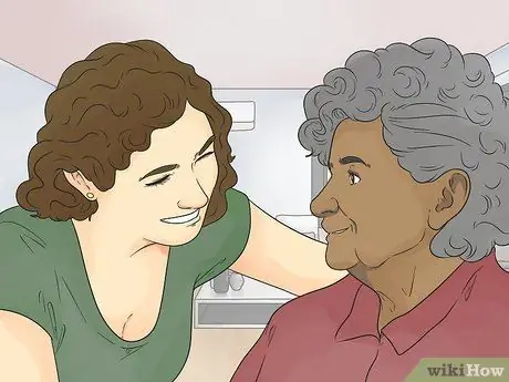 Поговорите с членами семьи с деменцией Шаг 9