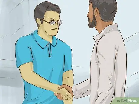 Избегайте влияния расизма и расистов Шаг 9