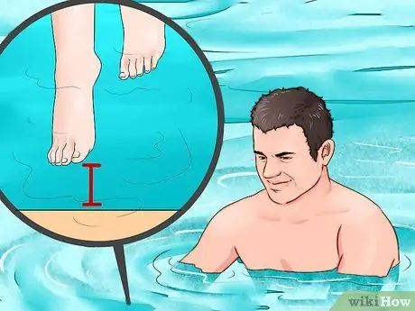 Научите кого-нибудь плавать Шаг 9