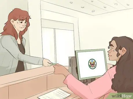 Обратитесь в Службу социального обеспечения Шаг 7