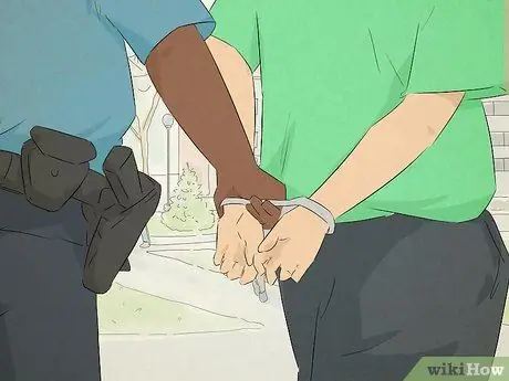 Не нарушать приказ о запрете контактов, шаг 3