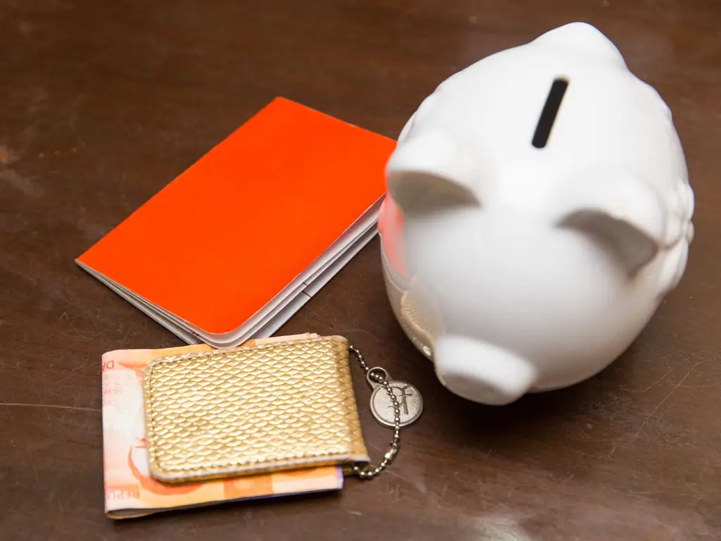 3 способа сложить деньги на зажим для денег