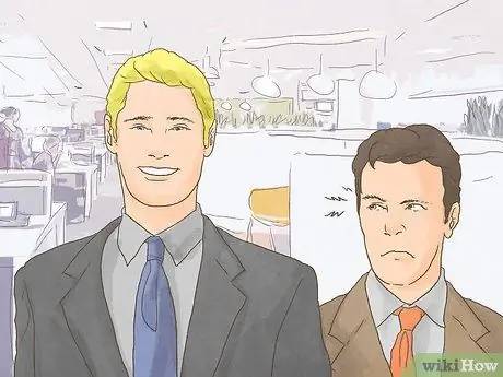 Помогите своему боссу увидеть, как коллега подрывает других Шаг 3