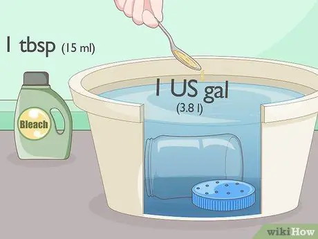 Кормите пчел сахарной водой, шаг 3