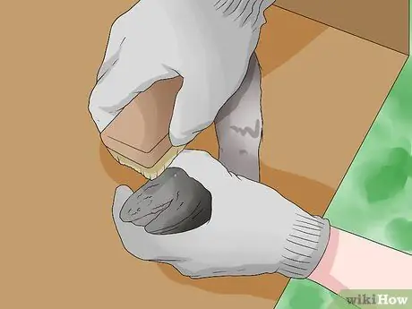 Обрезать козьи копыта, шаг 4