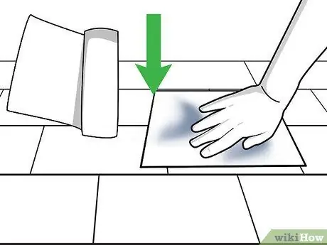 Удаление чернил с деревянного пола Шаг 1