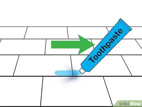 Удаление чернил с деревянного пола Шаг 2